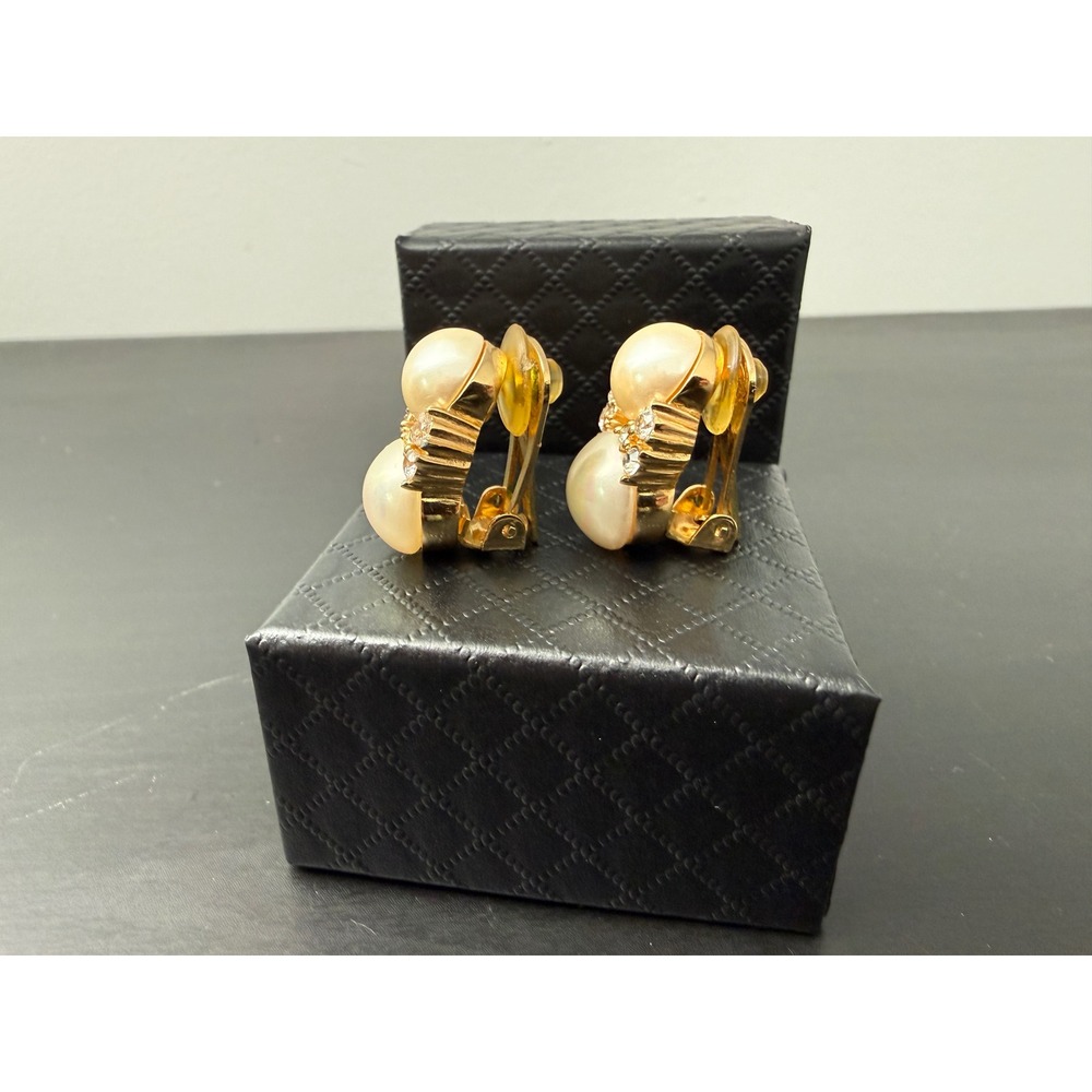 Dior Vintage Gold Tone Faux Pearl Rhinestone Clip On Earrings costume  jewelry - Picture 4 of 8